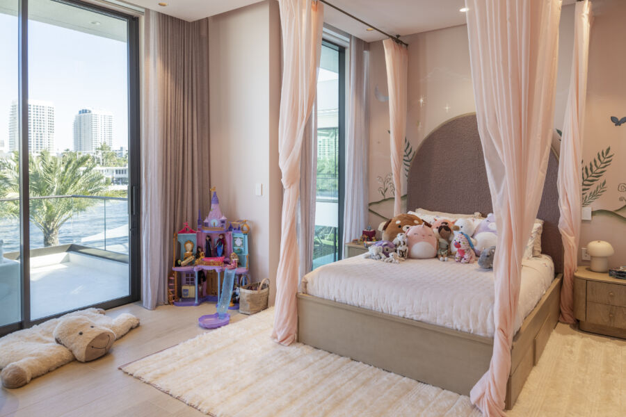 Bedroom DSC07644-HDR